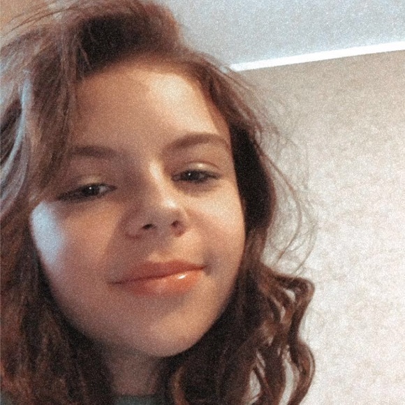 Meet your Posher, Mallorie - Picture 1 of 1